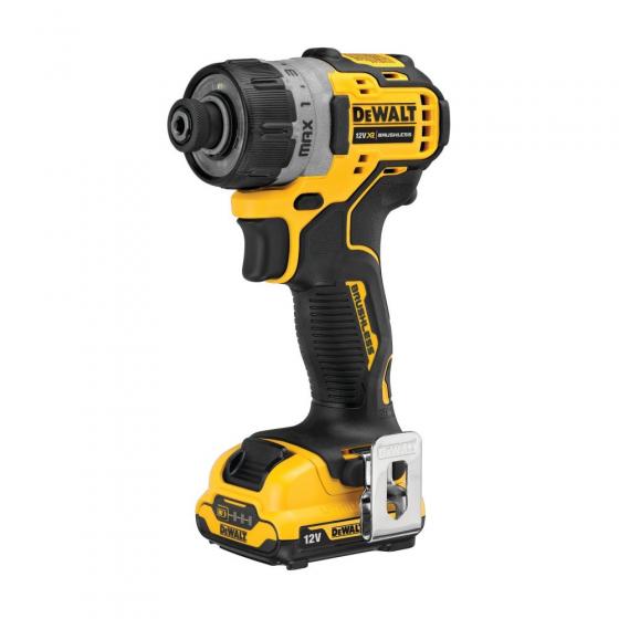 Аккумуляторный бесщеточный шуруповерт DEWALT DCF601D2